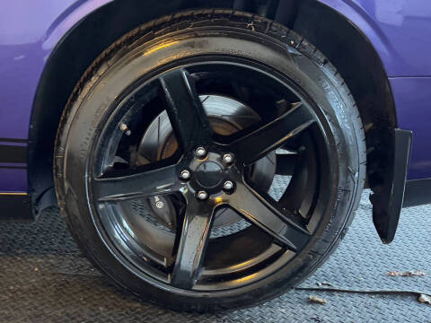 2014 Dodge Challenger SRT8 Core