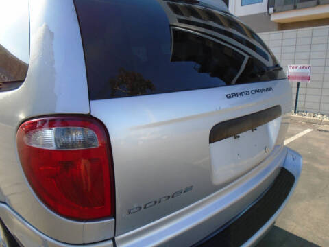 2005 Dodge Grand Caravan SE