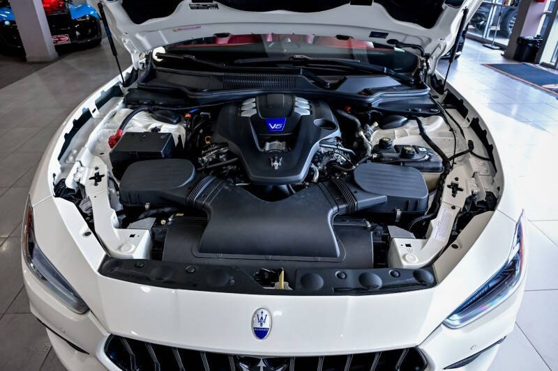 2022 Maserati Ghibli Modena