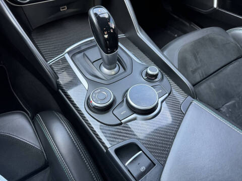 2017 Alfa Romeo Giulia Quadrifoglio