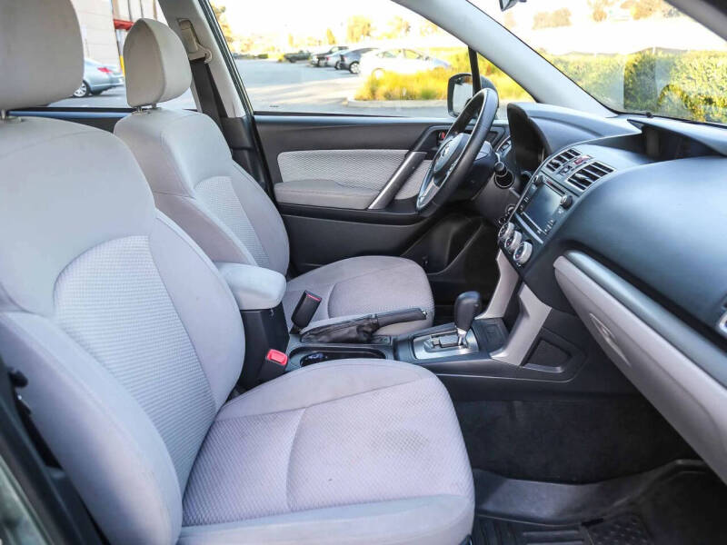 2017 Subaru Forester 2.5i