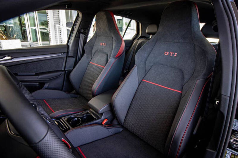 2026 Volkswagen Golf GTI SE