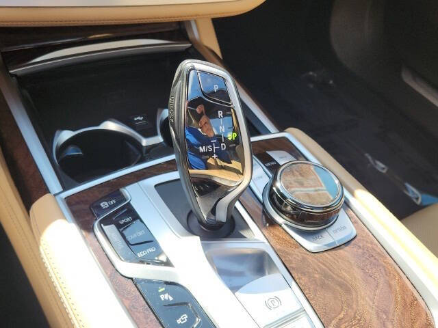 2022 BMW 7 Series 750i xDrive