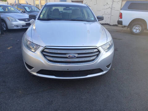 2015 Ford Taurus SE