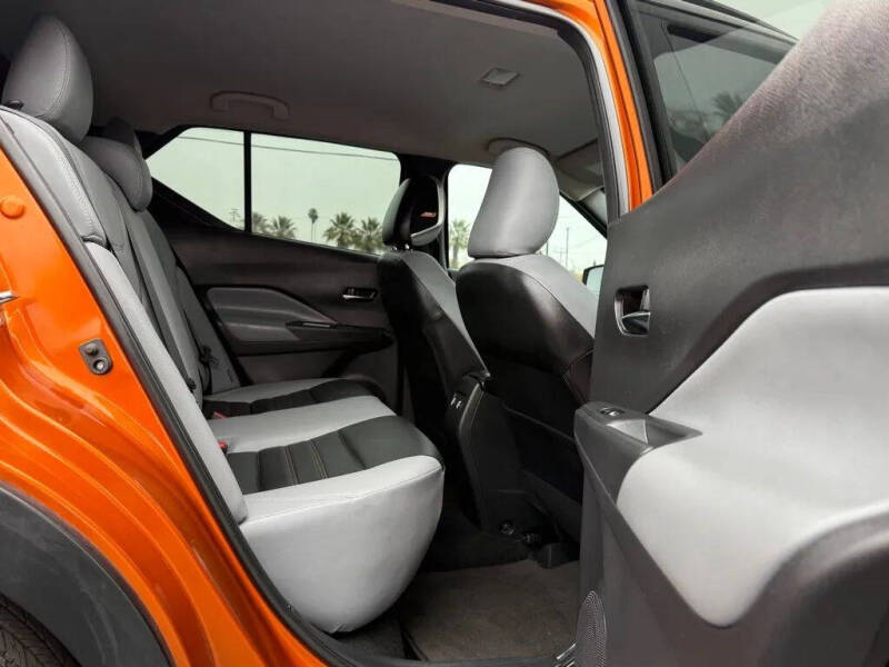 2021 Nissan Kicks SR