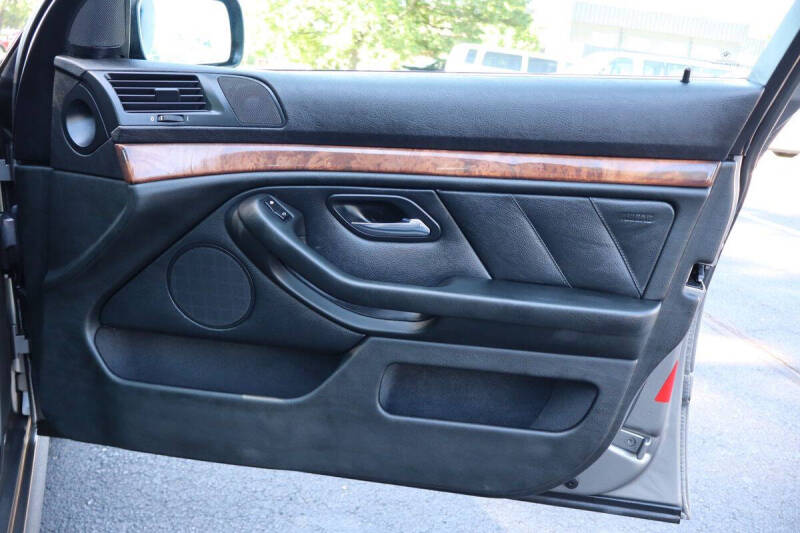 2002 BMW 5 Series 540i