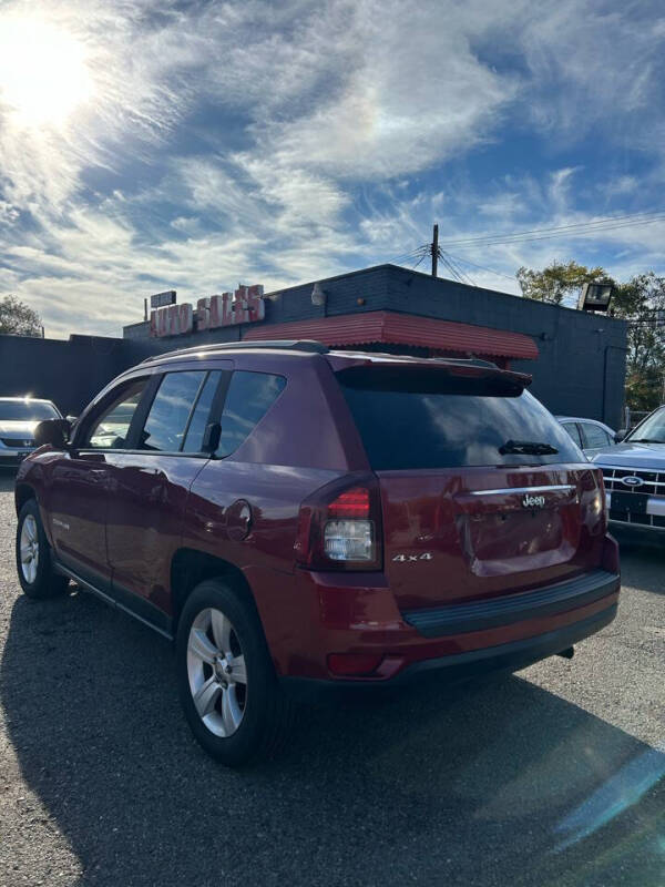 2015 Jeep Compass Sport photo 9