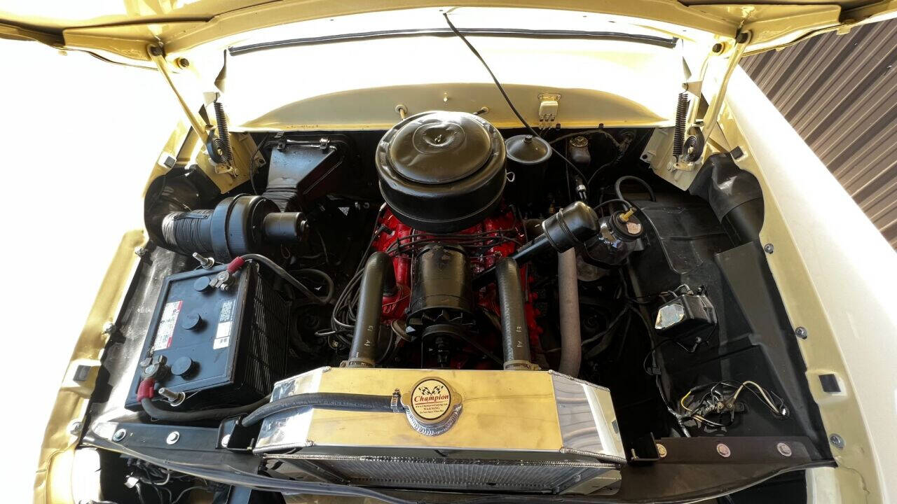 1953 Ford Crestline 16