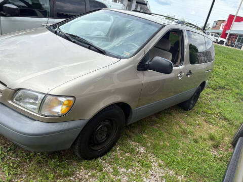 2000 Toyota Sienna LE
