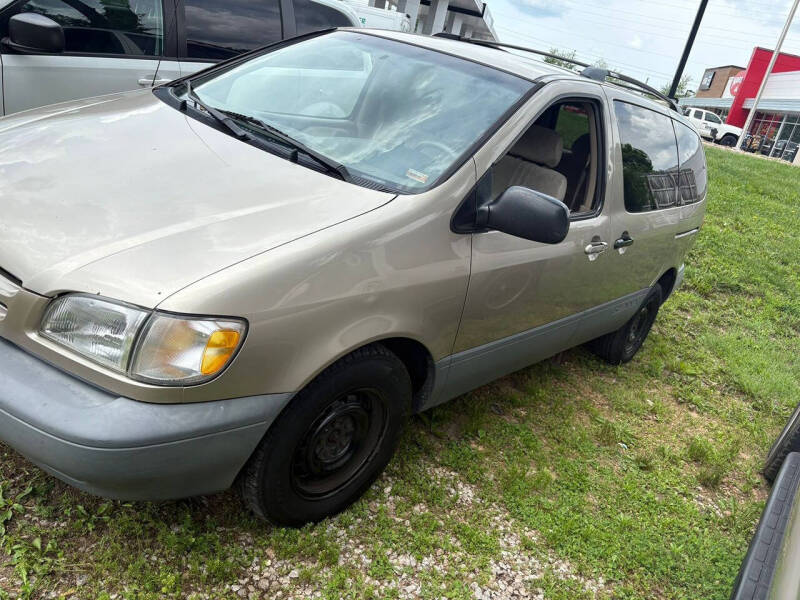 2000 Toyota Sienna LE