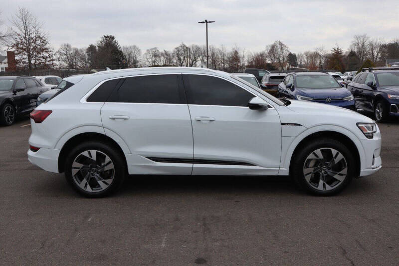 2021 Audi e-tron quattro Premium