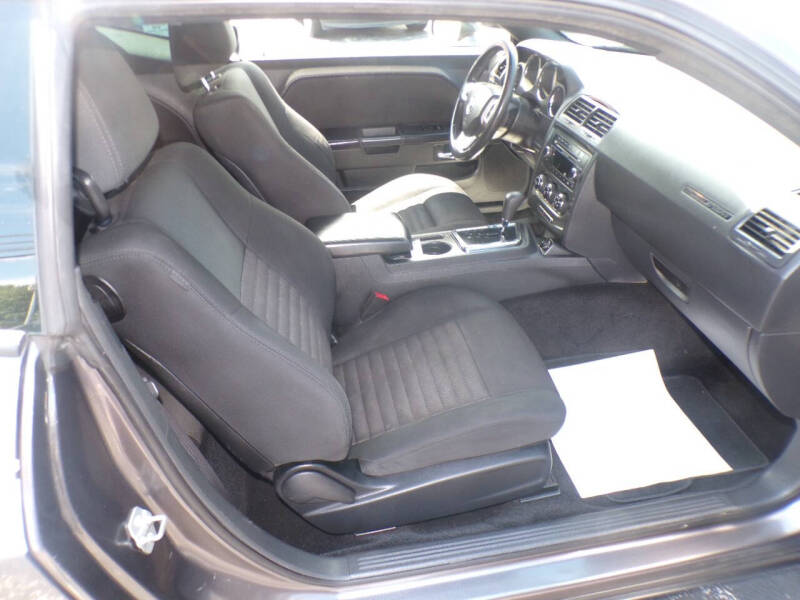 2014 Dodge Challenger SXT Plus