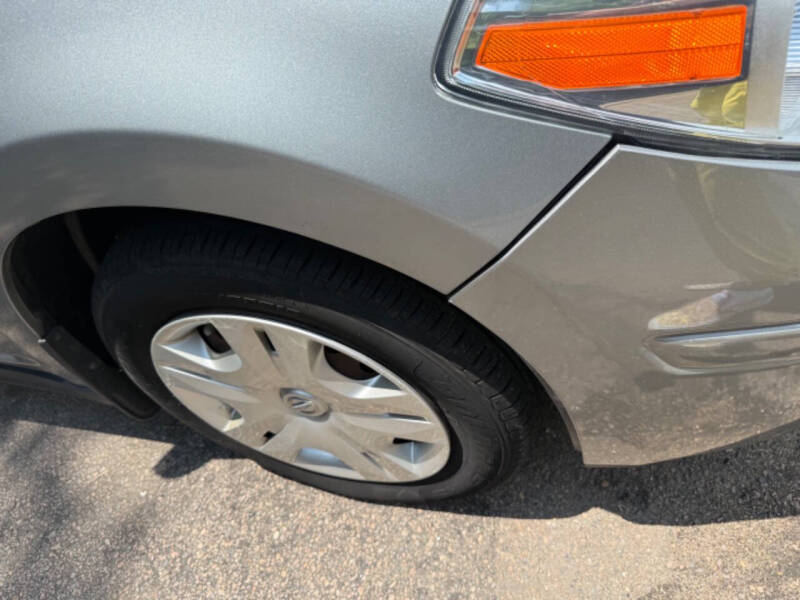 2010 Nissan Versa 1.8 S