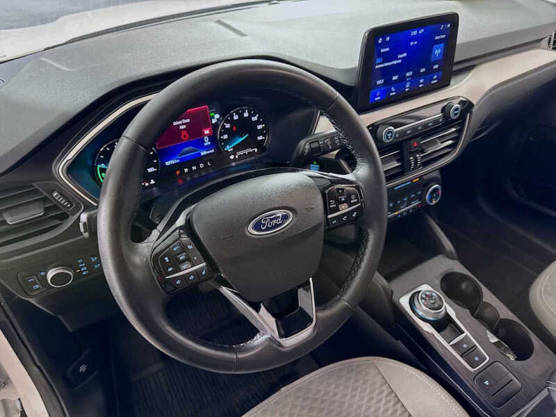 2022 Ford Escape Hybrid SE