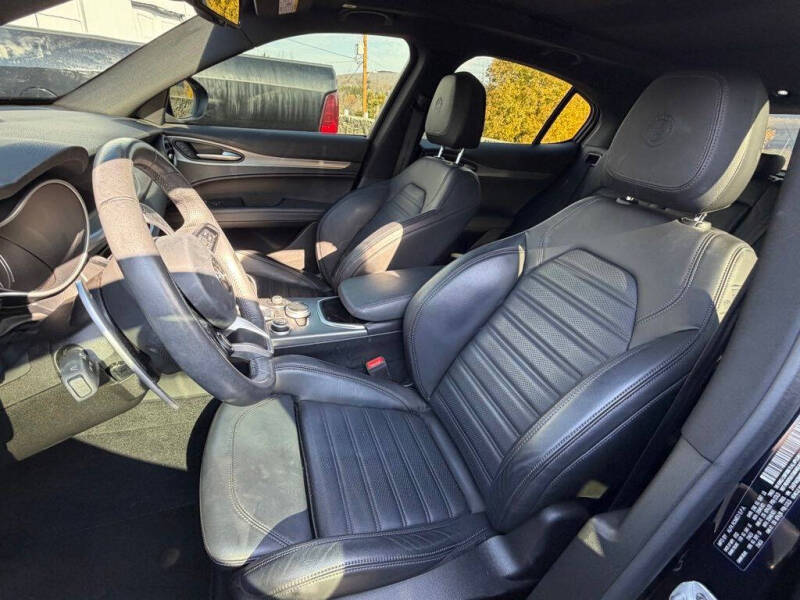 2023 Alfa Romeo Stelvio Veloce