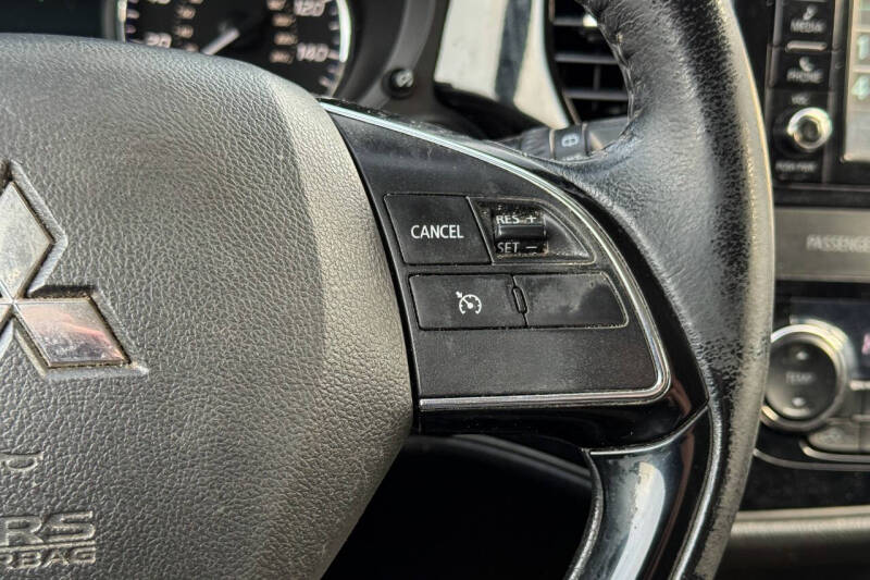 2016 Mitsubishi Outlander SE