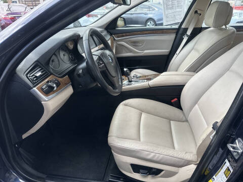 2012 BMW 5 Series 528i
