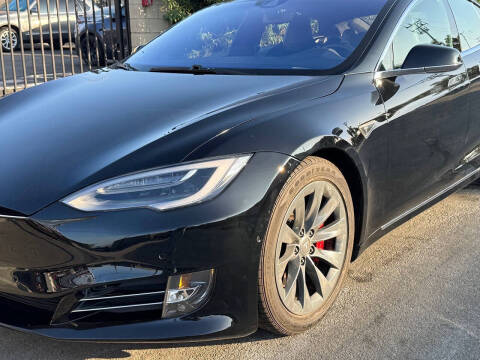 2016 Tesla Model S 90D