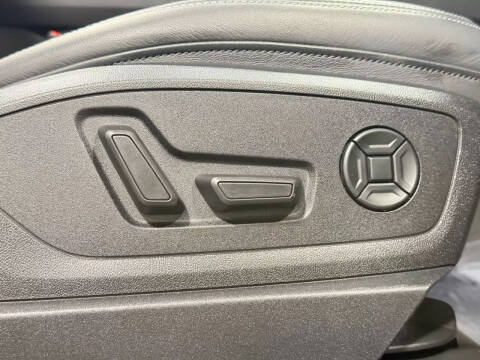 2019 Audi e-tron quattro Premium Plus