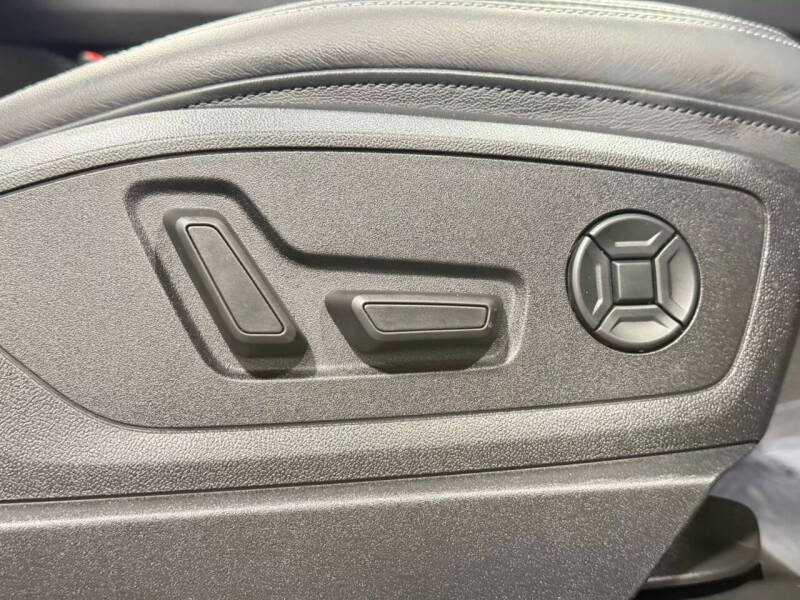 2019 Audi e-tron quattro Premium Plus