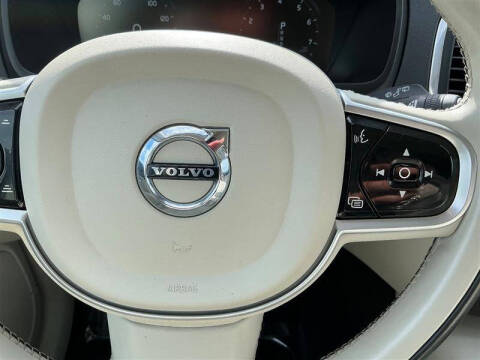 2019 Volvo XC90 T6 Momentum