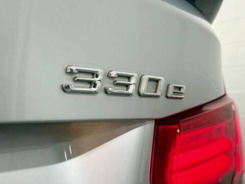 2017 BMW 3 Series 330e iPerformance
