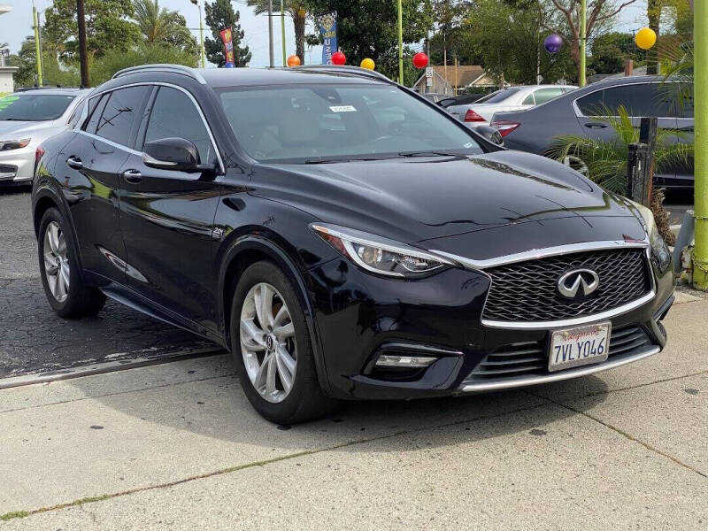 2017 Infiniti QX30 Luxury