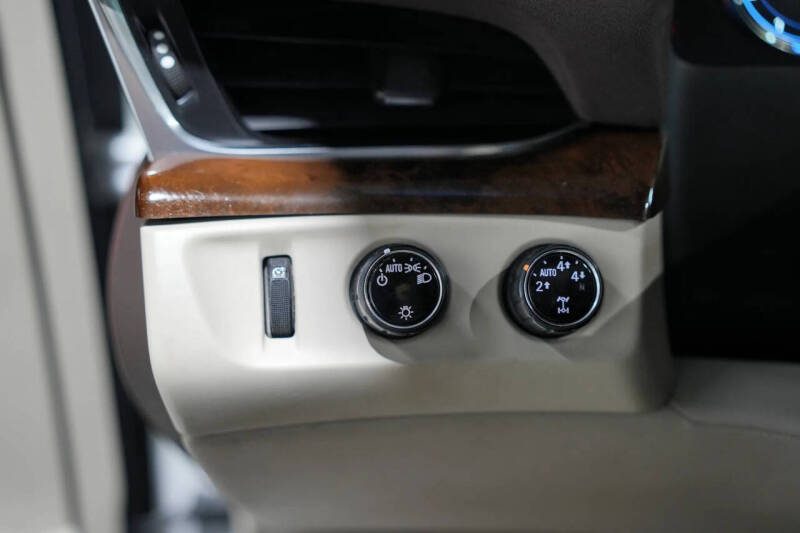 2016 Cadillac Escalade Luxury Collection