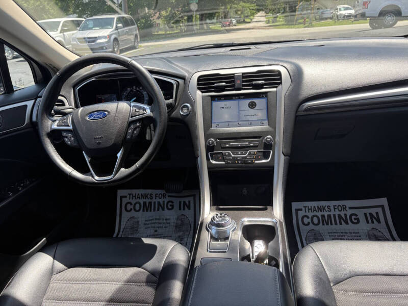 2017 Ford Fusion SE