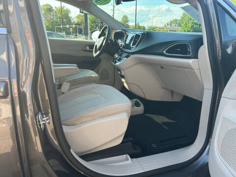 2017 Chrysler Pacifica Touring