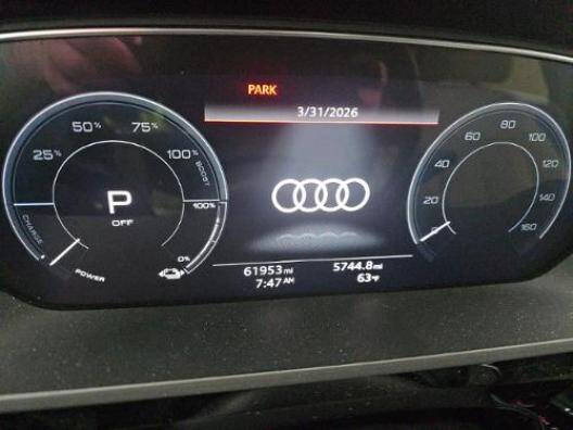 2022 Audi e-tron quattro Premium Plus