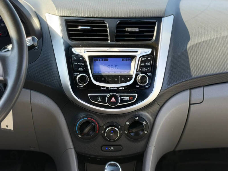 2013 Hyundai Accent GLS