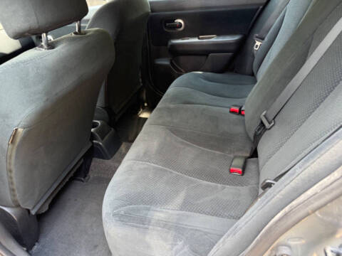 2010 Nissan Versa 1.8 S