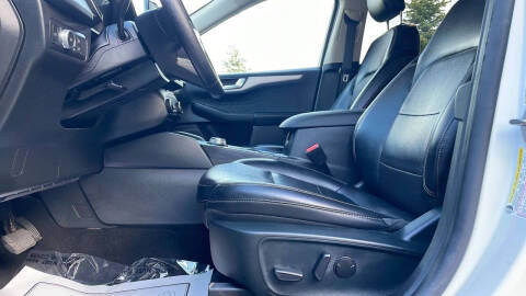 2020 Ford Escape SEL