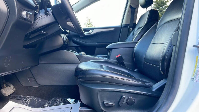 2020 Ford Escape SEL