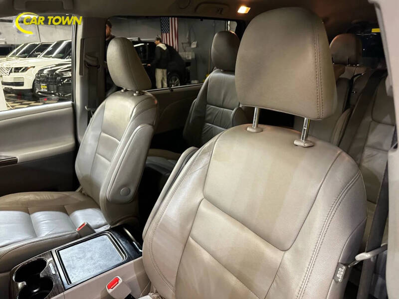 2016 Toyota Sienna