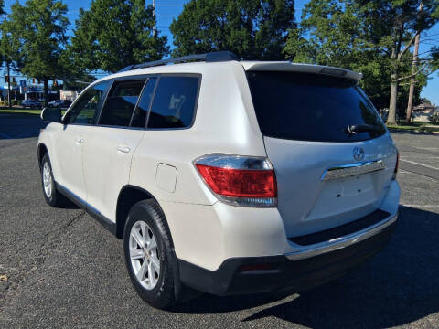 2012 Toyota Highlander SE