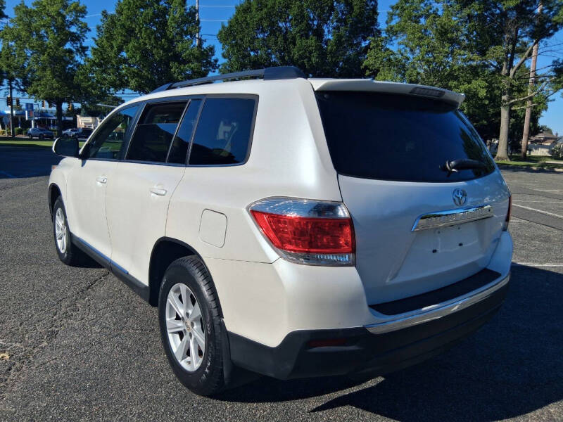 2012 Toyota Highlander SE