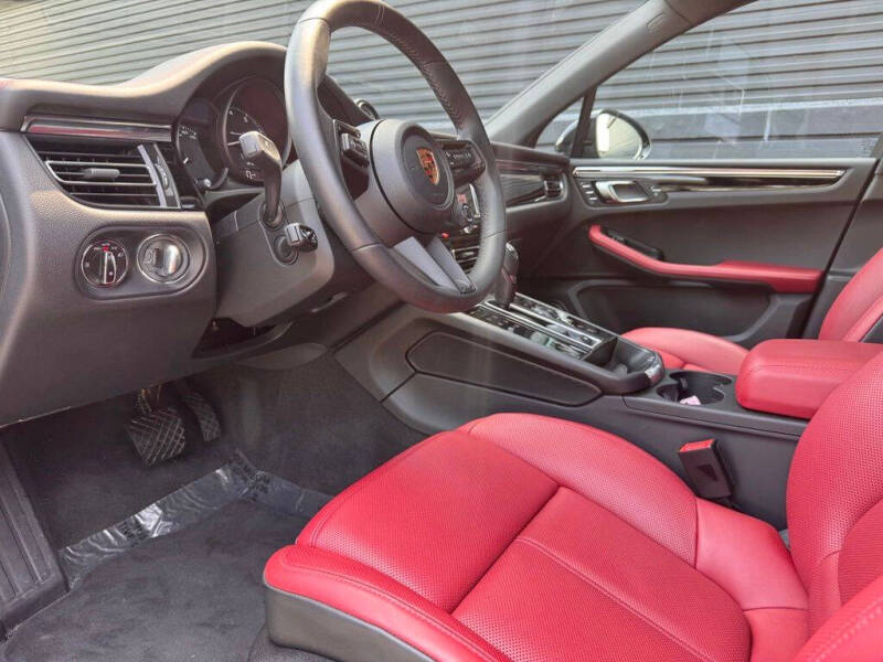 2026 Porsche Macan T
