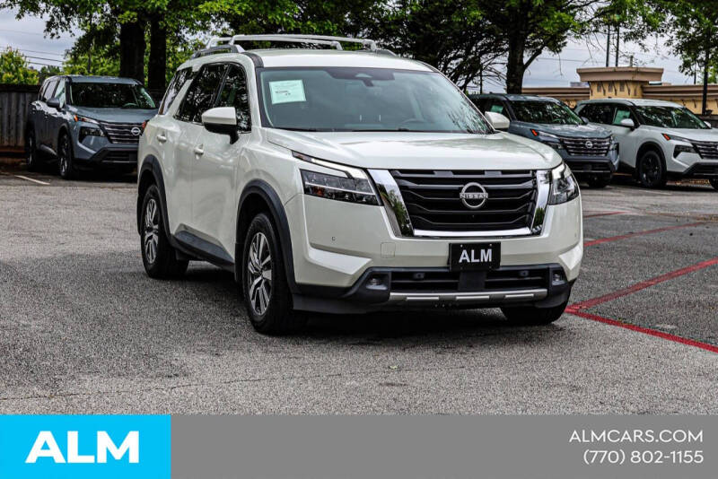2022 Nissan Pathfinder SL