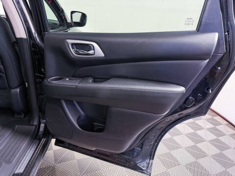 2020 Nissan Pathfinder S