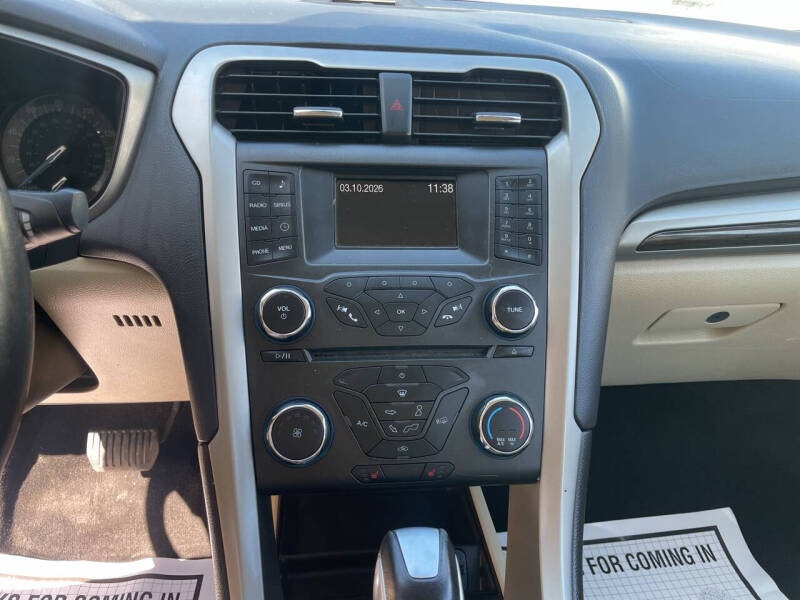 2016 Ford Fusion SE