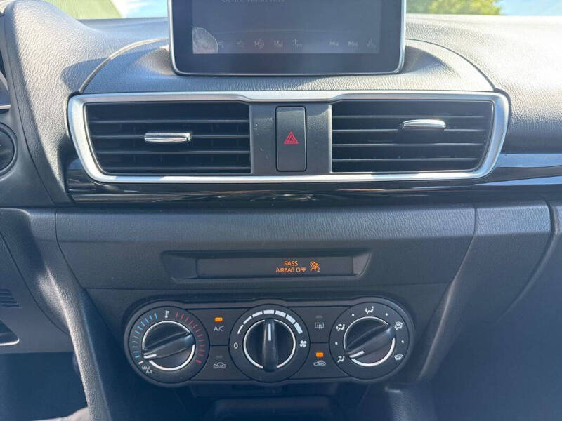 2016 Mazda MAZDA3 i Touring