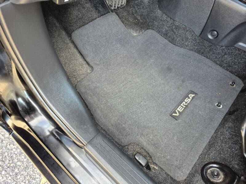 2017 Nissan Versa 1.6 S Plus