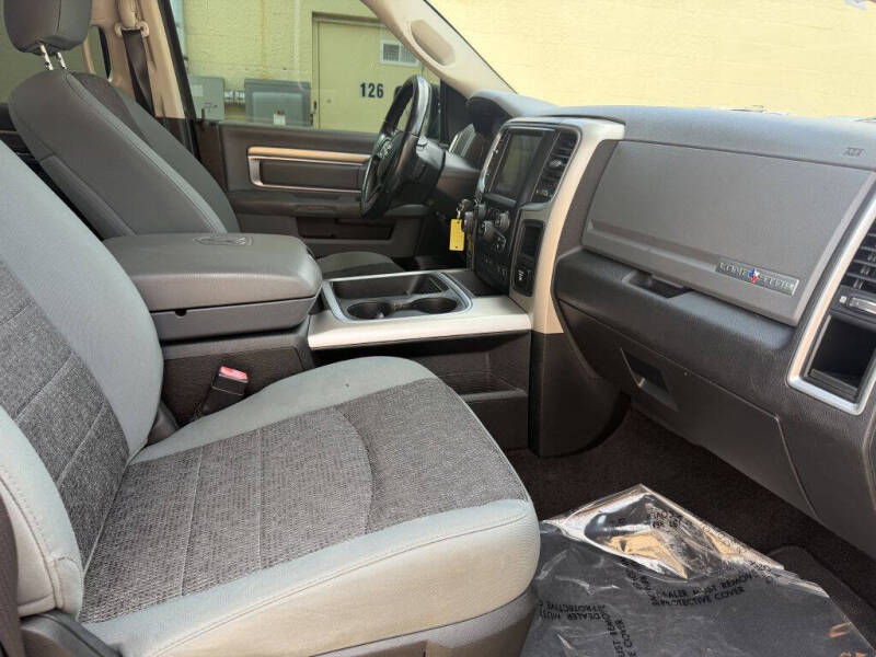 2017 RAM 1500 SLT