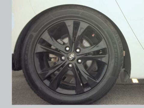 2020 Hyundai Veloster 2.0L Premium