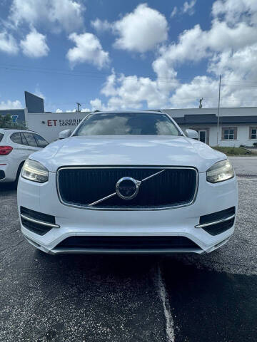 2017 Volvo XC90 T5 Momentum