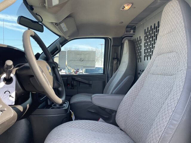 2025 Chevrolet Express 2500