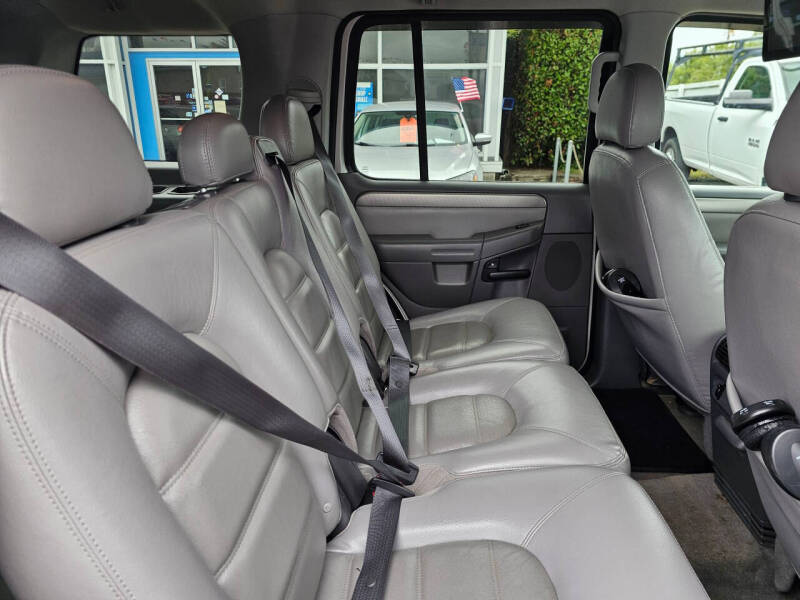 2004 Ford Explorer XLT
