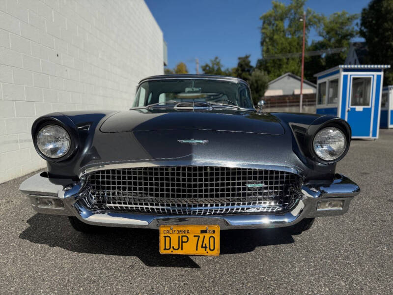 1957 Ford Thunderbird